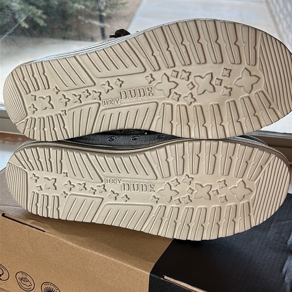 NEW Hey Dude Shoes  Wally Gray Stretch Steppa Size 8 main image 4